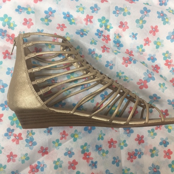 American Rag Gladiator wedge Sandal - Picture 2 of 7